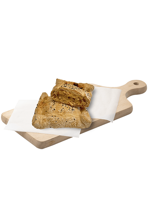 Χειροποίητη σφολιάτα κοτόπουλο με κόκκινη σάλτσα