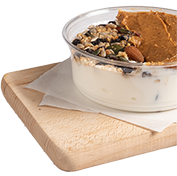 Γιαούρτι granola με ξηρούς καρπούς και φυστικοβούτυρο