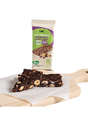 Nut bar with hazelnut, cocoa and raisin