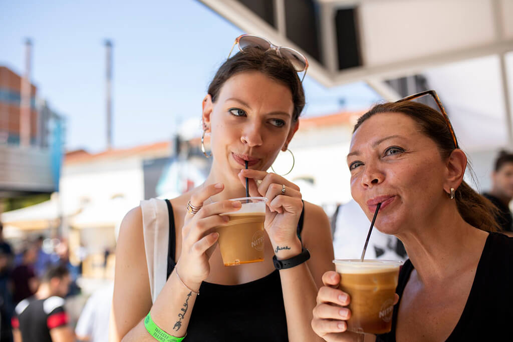 women_drinking_nitro_acf