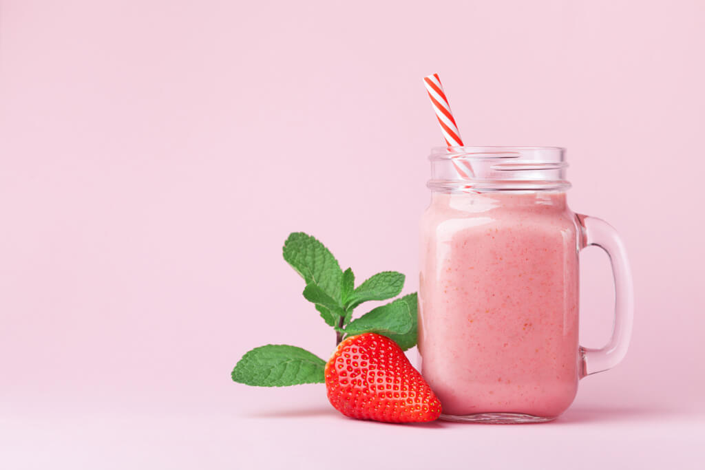 STRAWBERRY SMOOTHIE.